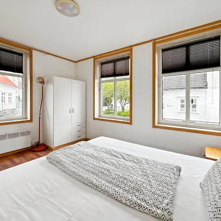 Family & Business Friendly 2br By 31