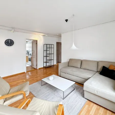 Family & Business Friendly 2br By 31 *