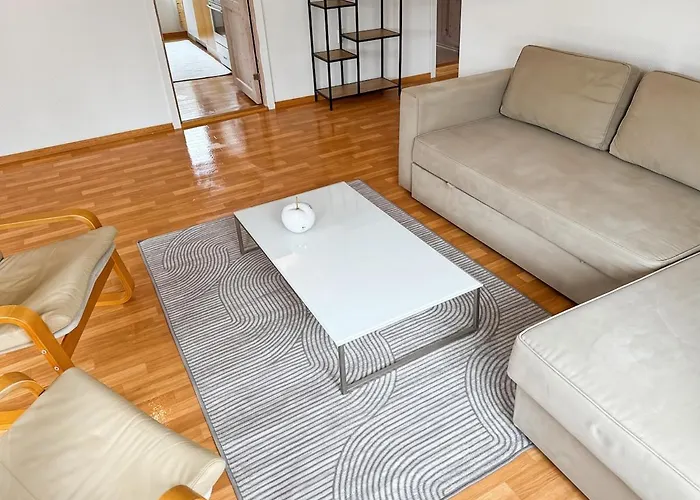 Family & Business Friendly 2br By 31 아파트