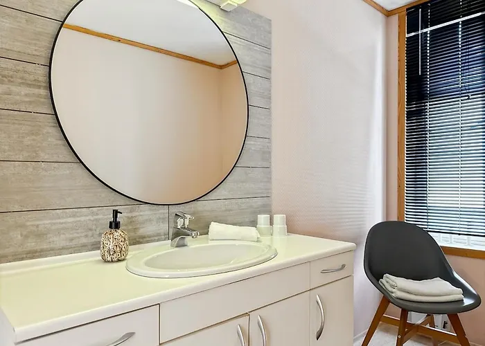 Family & Business Friendly 2br By 31 아파트 스타방에르