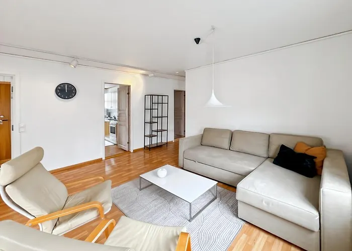 아파트 Family & Business Friendly 2br By 31 *